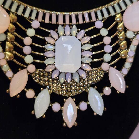 Iridescent Faux Opals Pastel Amozanite Beads Bib Style Necklace Gold Tone Bold - Picture 3 of 10
